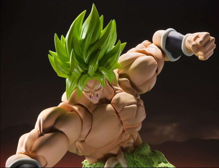 Figurine Dragon Ball Broly Super Saiyan Full Power S.H. Figuarts représentant Broly en version massive avec cheveux verts.