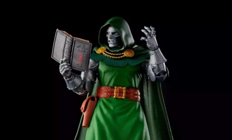 Figurine Marvel Legends Vintage Dr Doom Les Quatre Fantastiques articulée 15 cm avec accessoires
