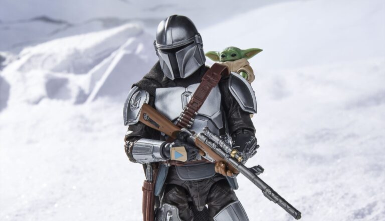 Figurine Mandalorian et Grogu Black Series avec armure beskar et accessoires collector Star Wars.