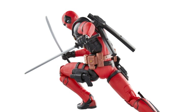 Figurine Marvel Legends Deadpool inspirée de Deadpool et Wolverine avec costume rouge et noir, articulations et accessoires interchangeables